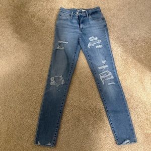 High Rise Skinny Levi’s
